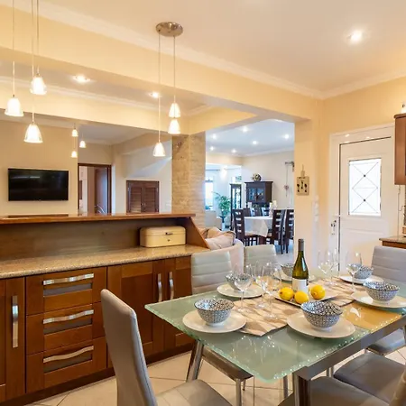 Kondarini Sea View Villa, Just 290m From The Beach, By Zantewize *