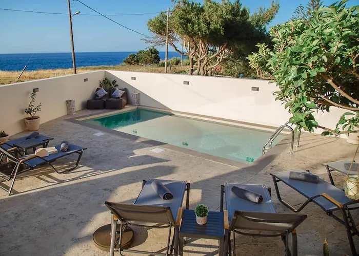 Willa Kondarini Sea View Villa, Just 290m From The Beach, By Zantewize *
