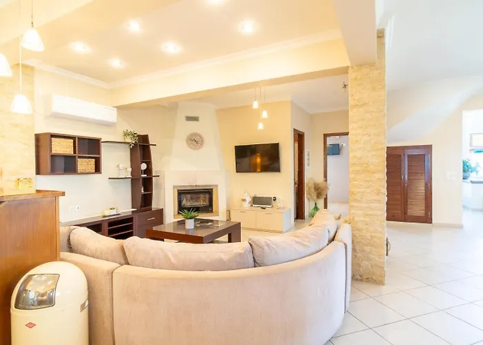 Villa Kondarini Sea View Villa, Just 290m From The Beach, By Zantewize *