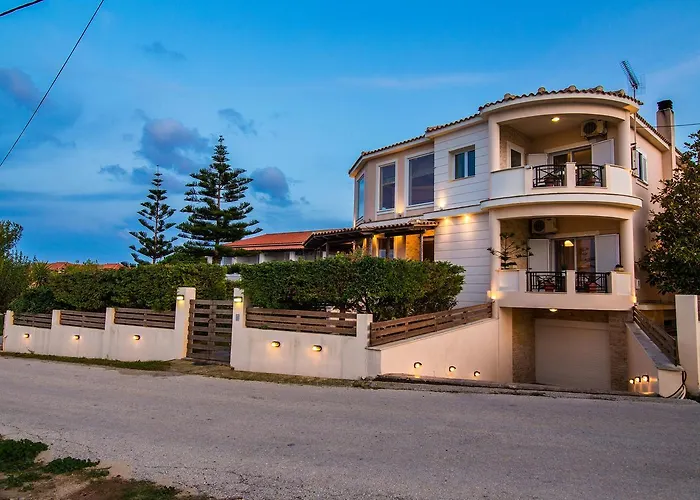 Villa Kondarini Sea View Villa, Just 290m From The Beach, By Zantewize